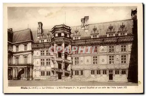 Cartes postales Blois Le Chateau L&#39Alle Francois 1er Le grand escalier et un coin de l&#39aile Louis XII
