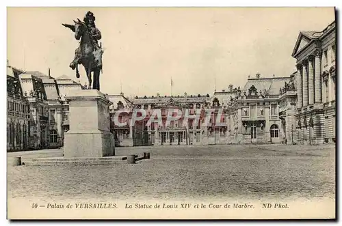 Cartes postales Versailles La Statue De Louis XIV et la cour de marbre