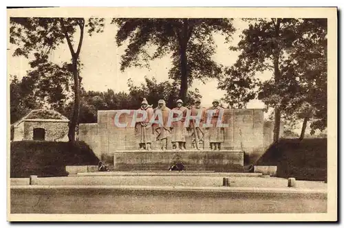 Cartes postales Verdun Monument Aux Morts Militaria