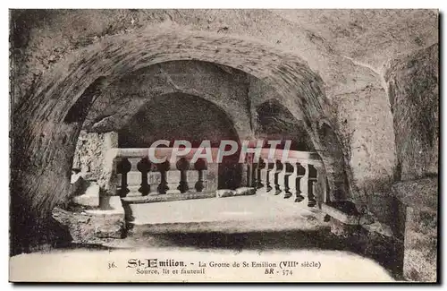 Cartes postales St Emilion La Grotte de St Emilion Source lit et fauteuil