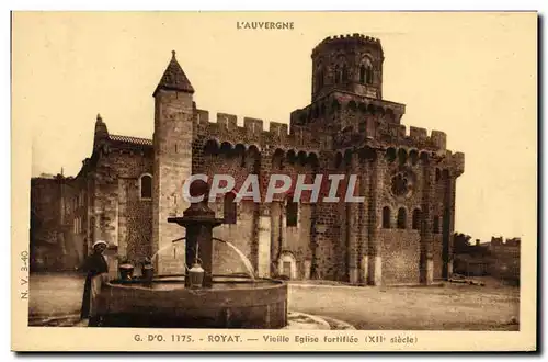 Ansichtskarte AK L&#39Auvergne Royat Vieille Eglise Fortifiee