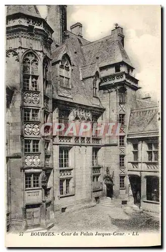 Ansichtskarte AK Bourges Cour Du Palais Jacques Coeur