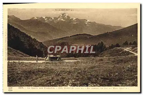 Cartes postales Route des Pyrenees Au centre le pic du Midi