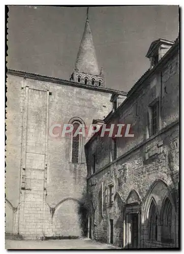 Cartes postales Abbaye de Bassac Cour interieure