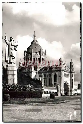 Cartes postales moderne Bailique de Lisieux Statue de Sainte Therese a l&#39entree du parvis