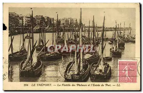 Cartes postales Bateau de peche Le Treport La flotille des pecheurs et l&#39entree du port