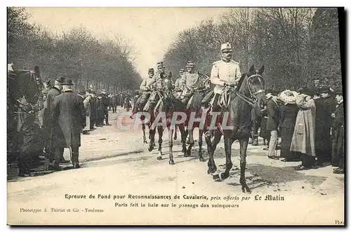 Cartes postales Militaria Epreuve de fond pour reconnaissance de cavalerie Paris fait la haie sur le passage des