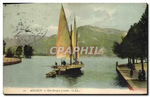 Ansichtskarte AK Bateau de peche Annecy Une barque a voiles