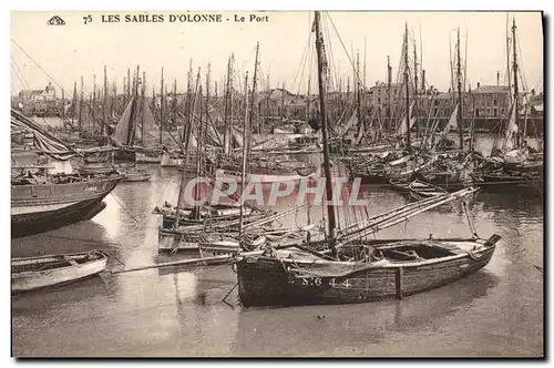 Ansichtskarte AK Bateau de peche Les Sables d&#39Olonne le port