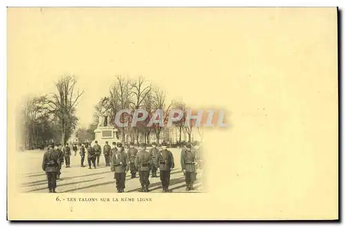 Cartes postales Militaria Les talons sur la meme ligne