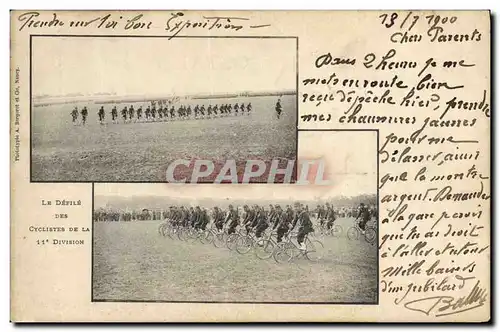 Ansichtskarte AK Militaria Le defile des cyclistes de la 11eme division Velo Cycle