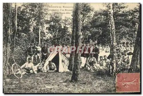 Cartes postales Militaria L&#39infanterie en manoeuvres Installation d&#39un bivouac avec la tente abri Velo Cyc