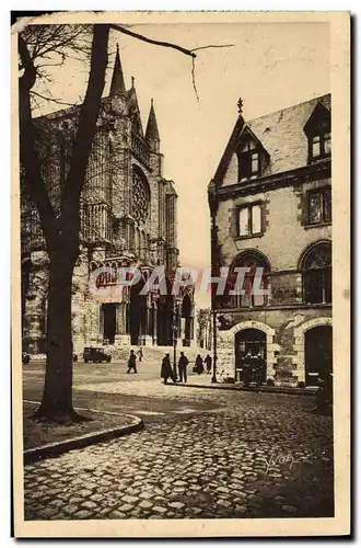 Ansichtskarte AK Chartres L&#39ancienne poste et le portail Sud