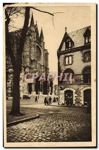 Cartes postales Chartres L&#39ancienne poste et le portail Sud