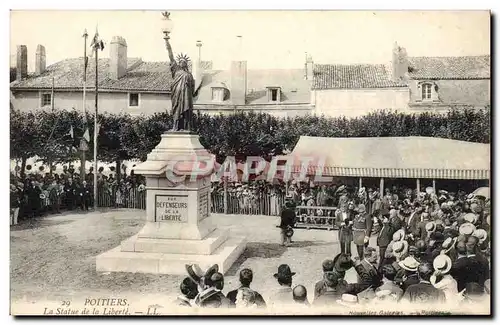 Cartes postales Poitiers La statue de la liberte