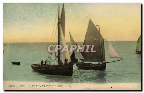 Cartes postales Bateau de peche Pecheurs rentrant au port