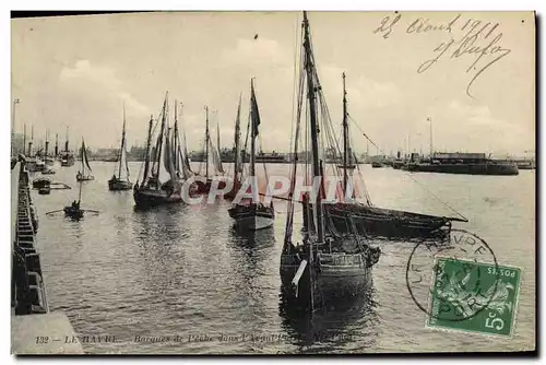 Cartes postales Bateau de peche Le Havre Barques de peche dans l'avant port
