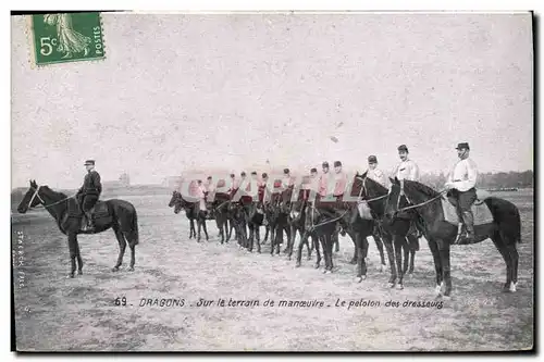 Cartes postales Militaria Dragons Sur le terrain de manoeuvre Le peloton des dresseurs