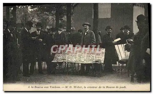 Cartes postales A la bourse aux timbres MO Weber le createur de la bourse de jeudi Paris Carre Marigny Marche au