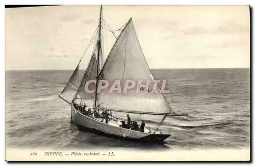 Cartes postales Bateau de Peche Dieppe Pilote rentrant