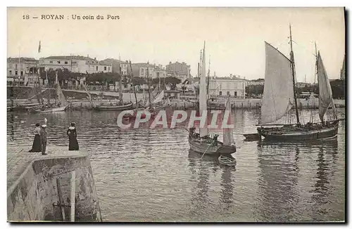 Ansichtskarte AK Bateau de Peche Royan Un coin du port