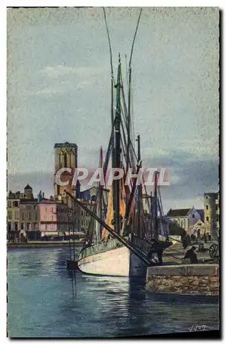 Cartes postales Bateau de Peche La Rochelle le port et l'eglise Saint Sauveur