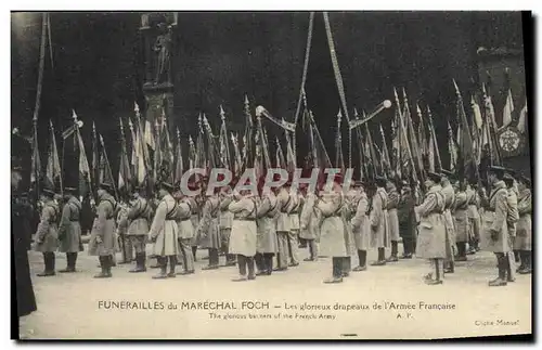 Cartes postales Fantaisie Militaria Funerailles du Marechal Foch Les glorieux drapeaux de l&#39armee francaise