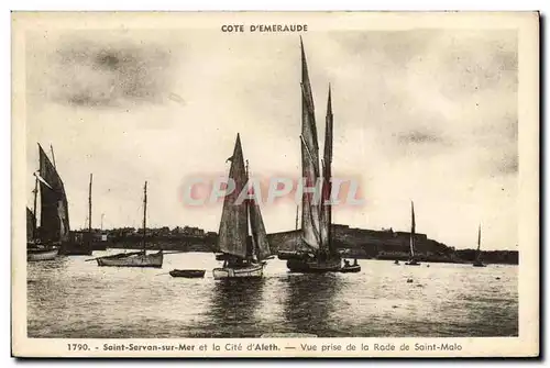 Cartes postales Bateau de Peche Saint Servan en Mer et la cite d'Aleth Vue prise de la rade de Saint Malo
