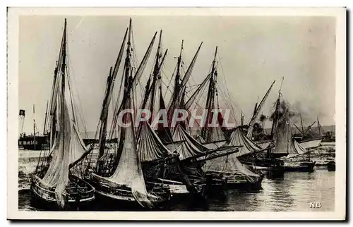 Cartes postales Bateau de Peche Honfleur Barques de peche