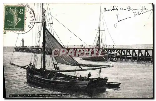 Cartes postales Bateau Peche Trouville Bateau de peche sortant du port