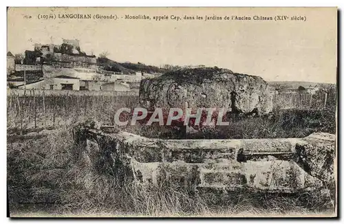 Cartes postales Menhir Dolmen Langoiran Monolithe appele Cep dans les jardins de l&#39ancien chateau