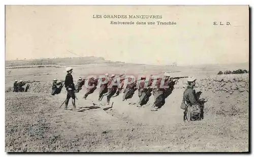 Cartes postales Militaria Les grandes manoeuvres Embuscade dans une tranchee