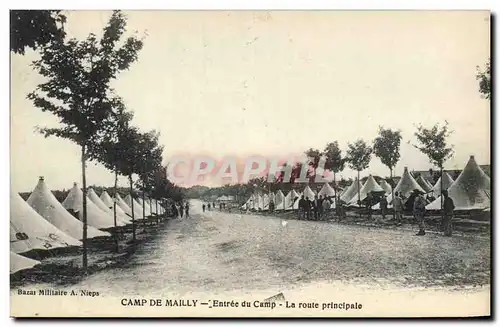 Ansichtskarte AK Militaria Camp de Mailly Entree du camp La route principale