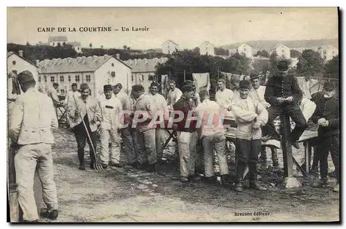 Cartes postales Militaria Camp de la Courtine Un lavoir