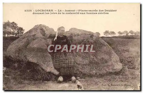 Ansichtskarte AK Dolmen Menhir Locronan La jument Pierre sacree des druides donnant les joies de la maternite aux