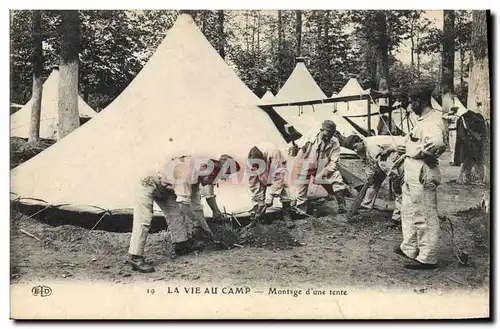 Ansichtskarte AK Militaria La vie au camp Montage d&#39une tente