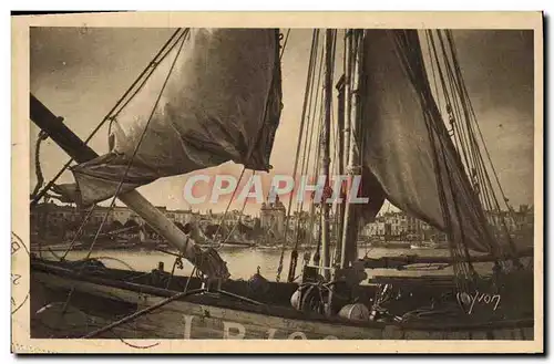 Cartes postales Publicite Cartes Postales Yvon Rue de Bretagne Paris La Rochelle Un coin du port TOP