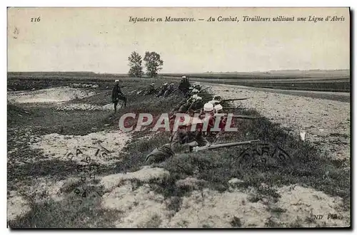 Ansichtskarte AK Militaria Infanterie Au combat Tirailleurs utilisant une ligne d&#39abri