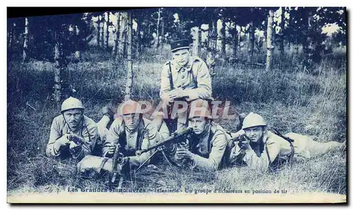 Cartes postales Militaria Les grandes manoeuvres Infanterie Un groupe d&#39eclaireurs en position de tir