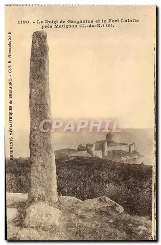 Ansichtskarte AK Dolmen Menhir Le doigt de Gargantua et le Fort Lalatte pres Matignon