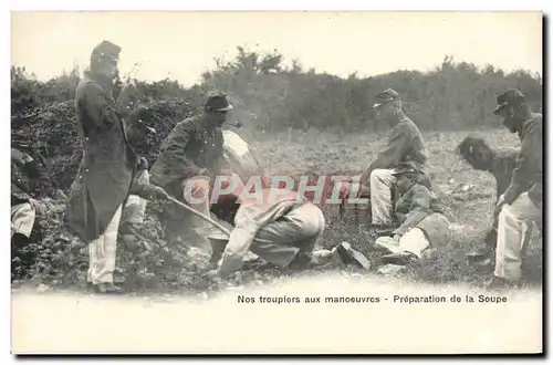 Ansichtskarte AK Militaria Nos troupiers aux manoeuvres Preparation de la soupe