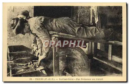 Cartes postales Thiers La Coutellerie Une polisseuse au travail