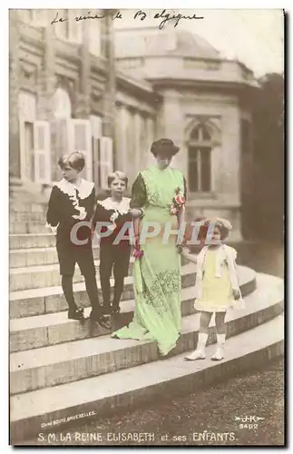 Cartes postales SM La Reine Elisabeth et ses enfants