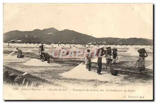 Ansichtskarte AK Folklore Marais Salants Salins D&#39Hyeres Recolte de sel Transport de mottes des Cristallisoirs