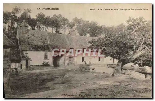 Ansichtskarte AK Folklore Normandie A la ferme et aux champs La grande cour