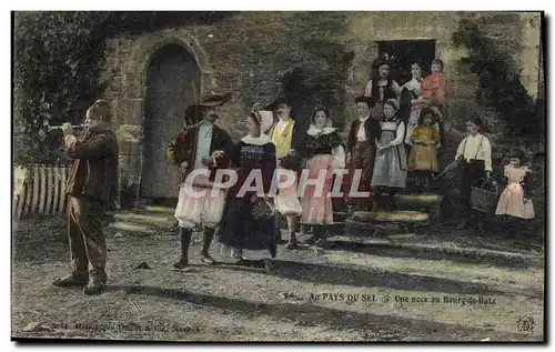 Cartes postales Folklore Marais salants Pays du Sel Une noce au Bourg de Batz