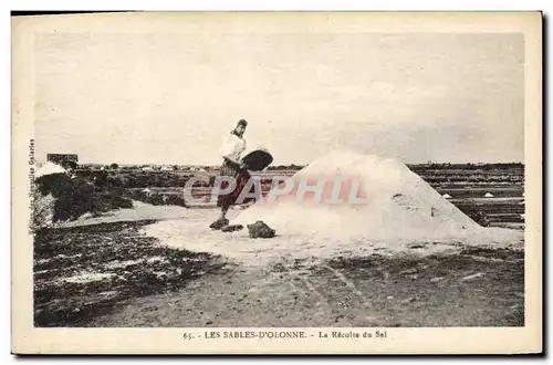 Ansichtskarte AK Folklore Marais salants Les Sables d&#39Olonne La recolte de sel