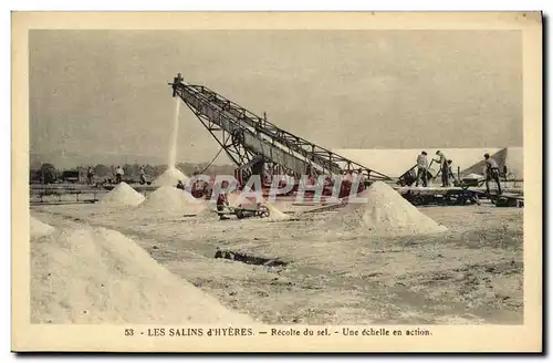 Cartes postales Folklore Marais salants Les Salins d&#39Hyeres Recolte de sel Une echelle en action