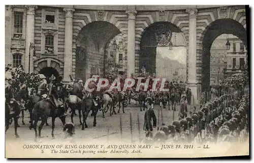 Cartes postales Coronation of King George V and Queen Mary June22 1911 The state coach passing under Admiralty A