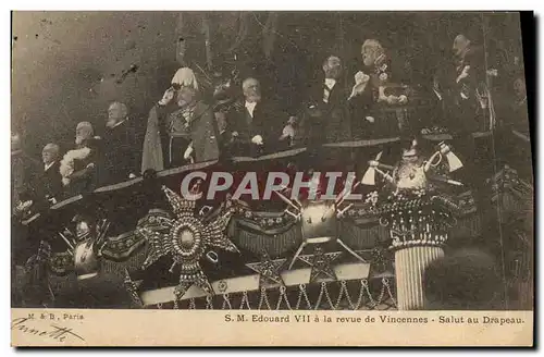 Cartes postales SM Edouard VII a la revue de Vincennes Salut au drapeau